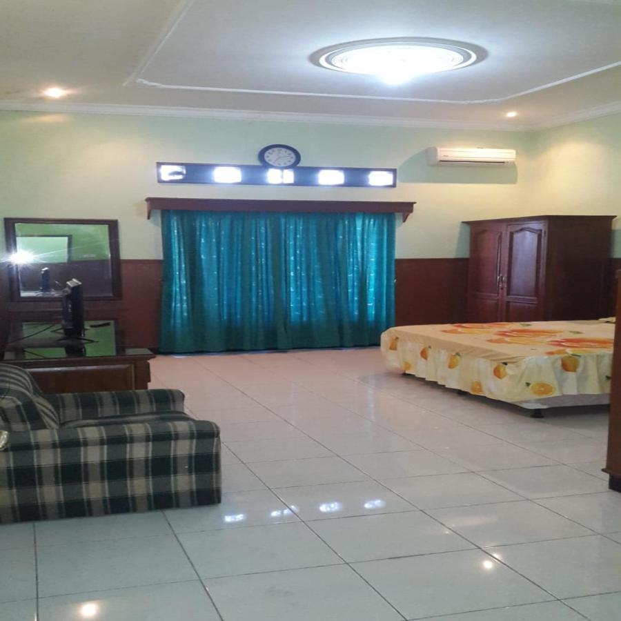 Hotel Mulia Lawean Buitenkant foto