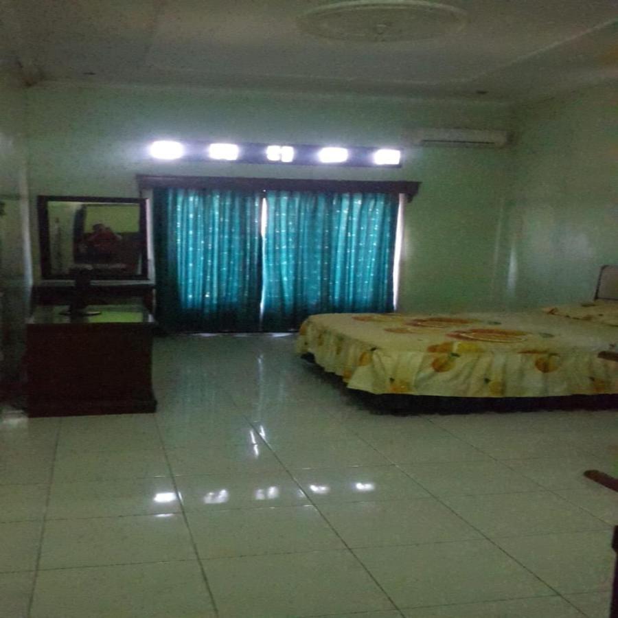 Hotel Mulia Lawean Buitenkant foto